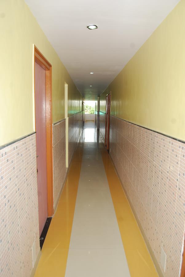 Hotel Utsav Shirdi Exteriör bild