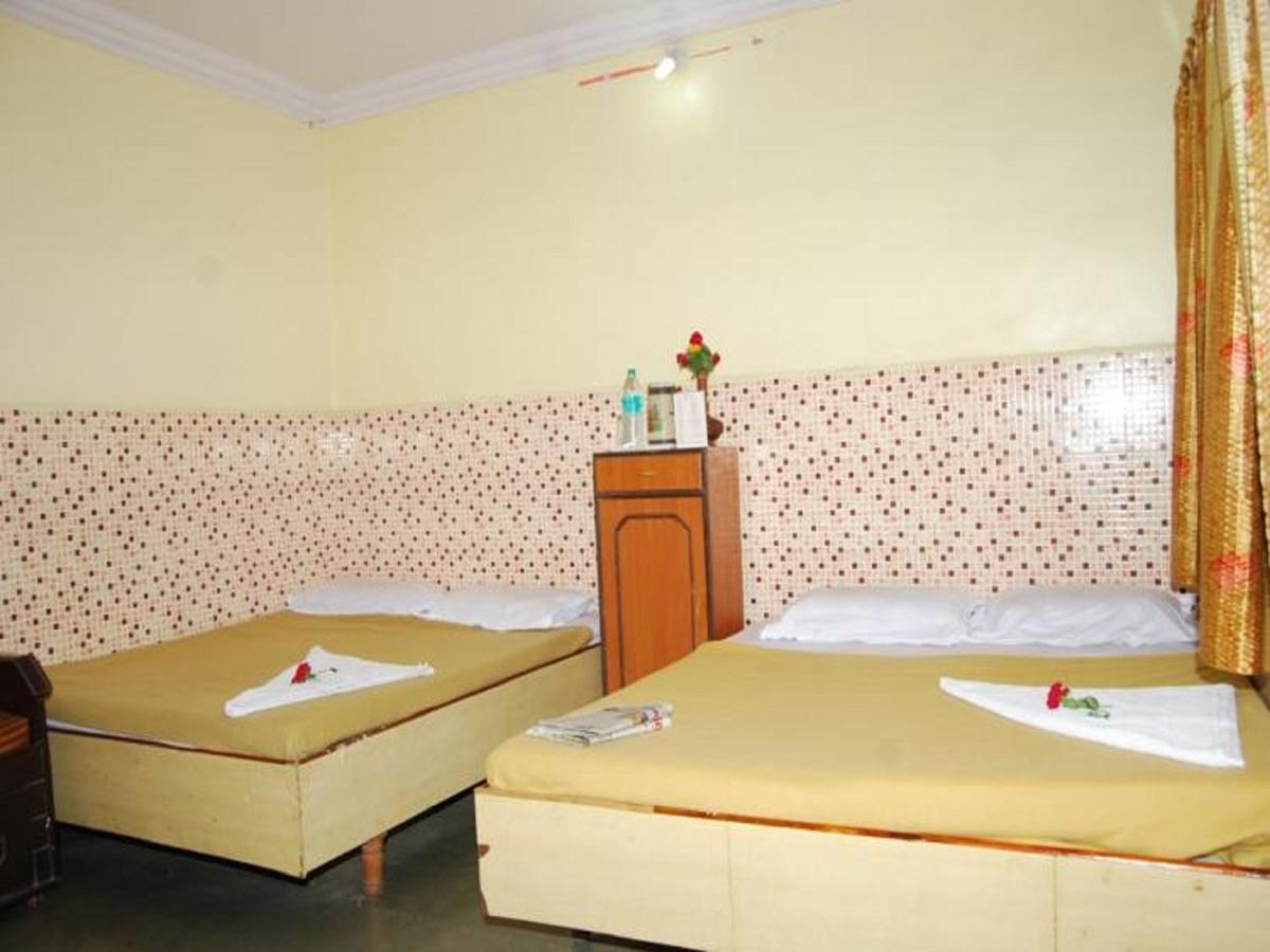 Hotel Utsav Shirdi Exteriör bild